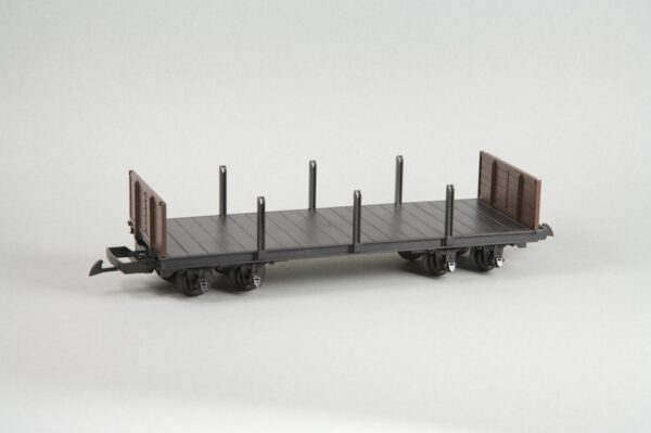 Niederbordwagen mit Rungen, braun