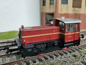 K&ouml;f3 BR332 Epoche IV mit Hakenkupplung Spur 0 1:45